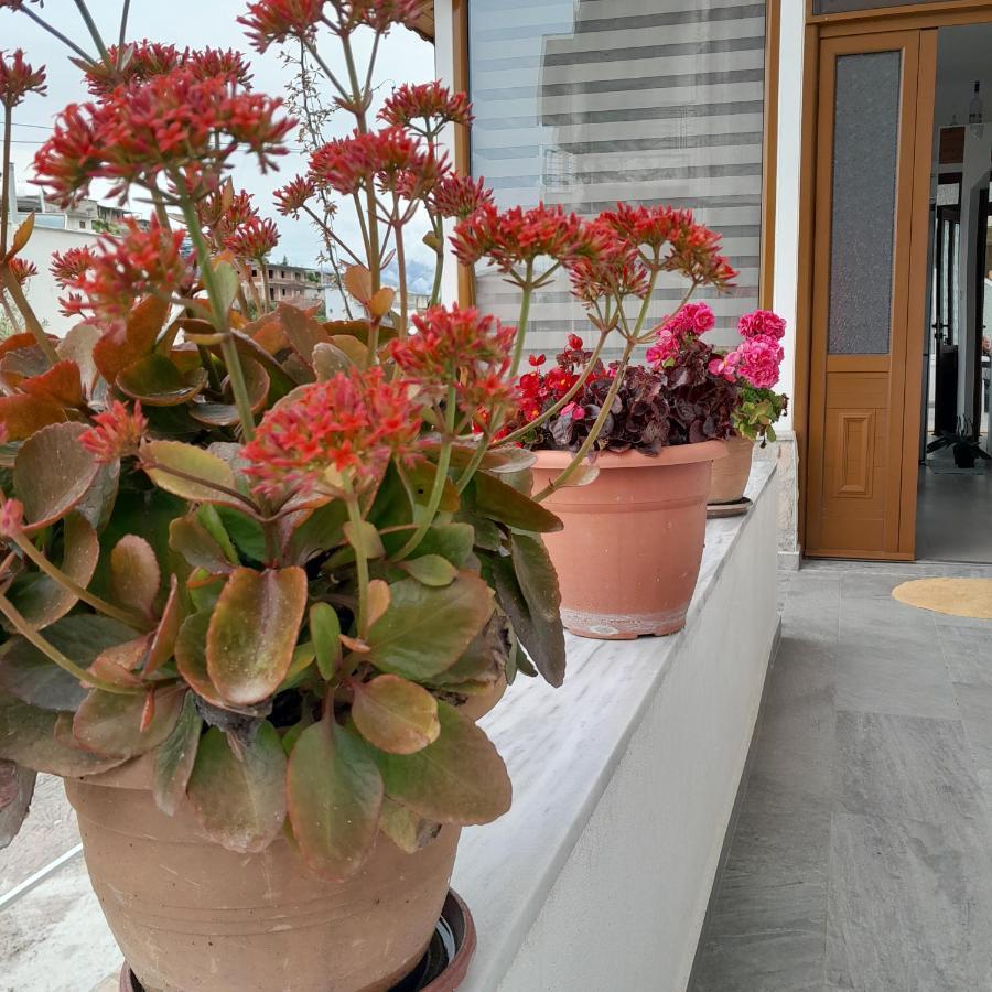 Luxury Dennis Home Sarande Luaran gambar