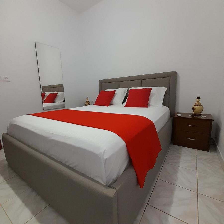 Luxury Dennis Home Sarande Luaran gambar