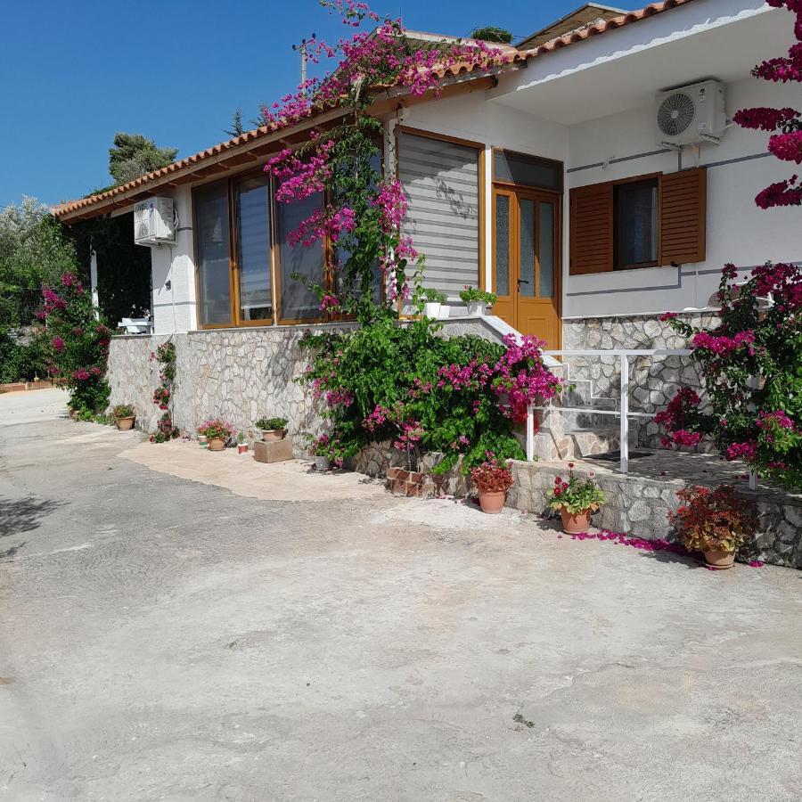 Luxury Dennis Home Sarande Luaran gambar