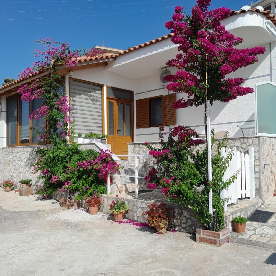 Luxury Dennis Home Sarande Luaran gambar
